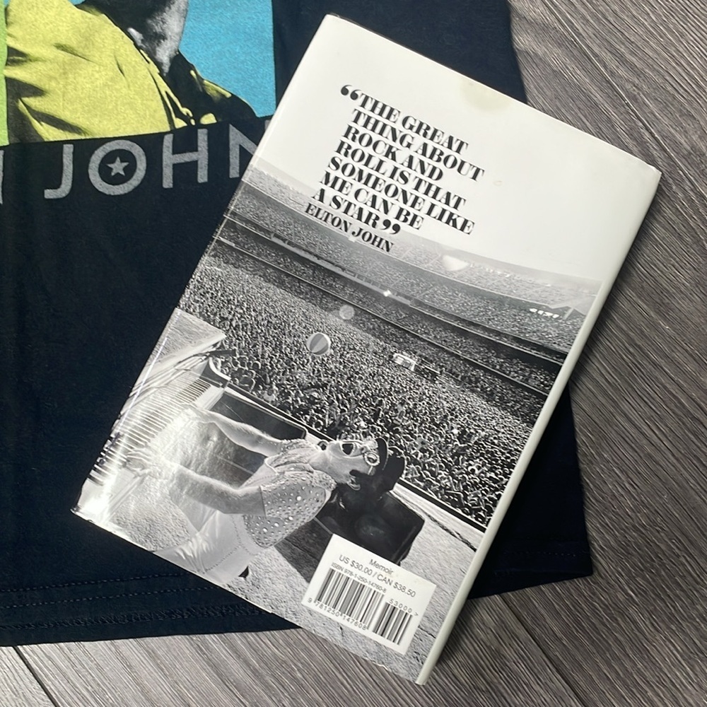Elton John t shirt size medium / ME Elton John hard cover book - Picture 9 of 11